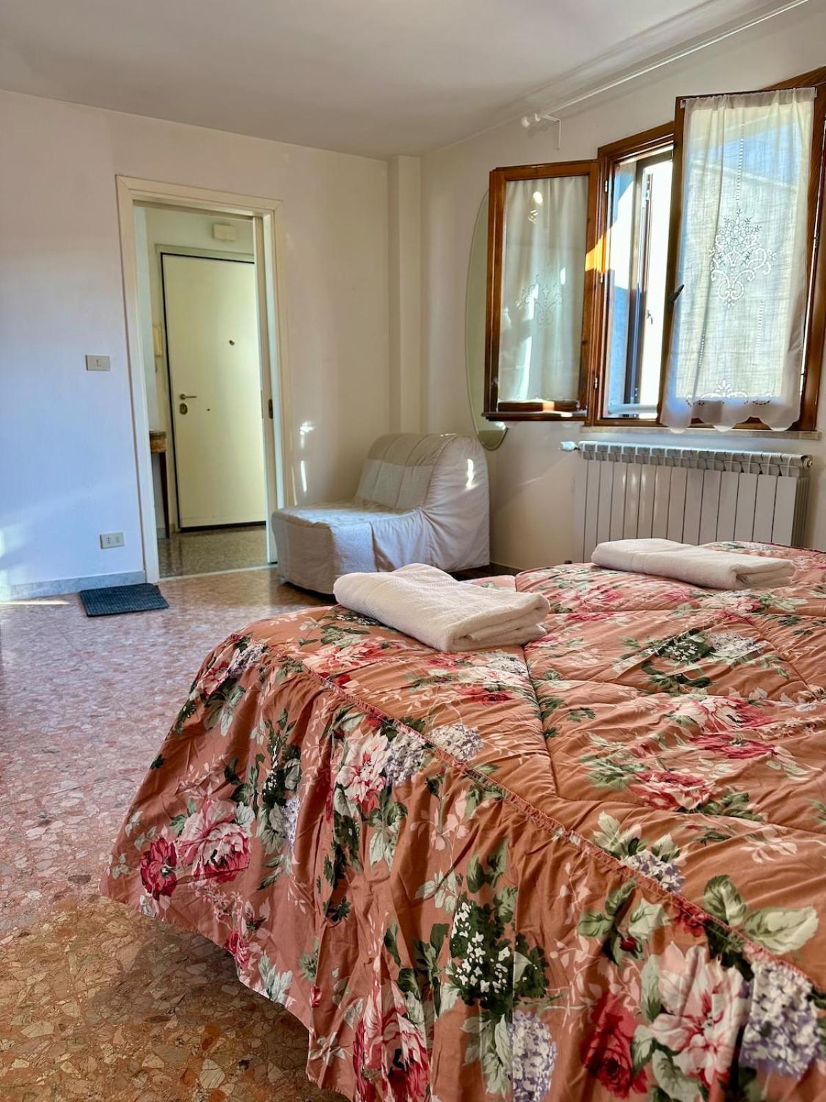 Appartement Grazioso Attico Vicino Al Parco Degli Acquedotti Rome